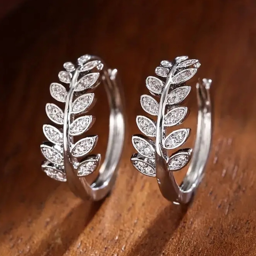 NEW Sterling Silver 925 Shiny Diamond Leaf Hoop Earrings